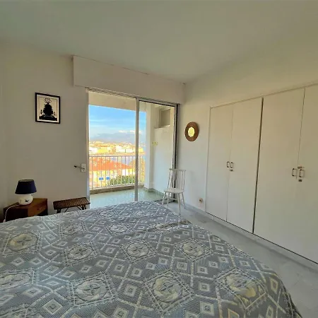 Grand 4 Pieces Avec Terrasse, Climatisation Et Parking A - Fr-1-61-601 Apartment