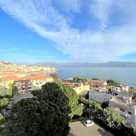 Grand 4 Pieces Avec Terrasse, Climatisation Et Parking A - Fr-1-61-601 * Ajaccio (Corsica)